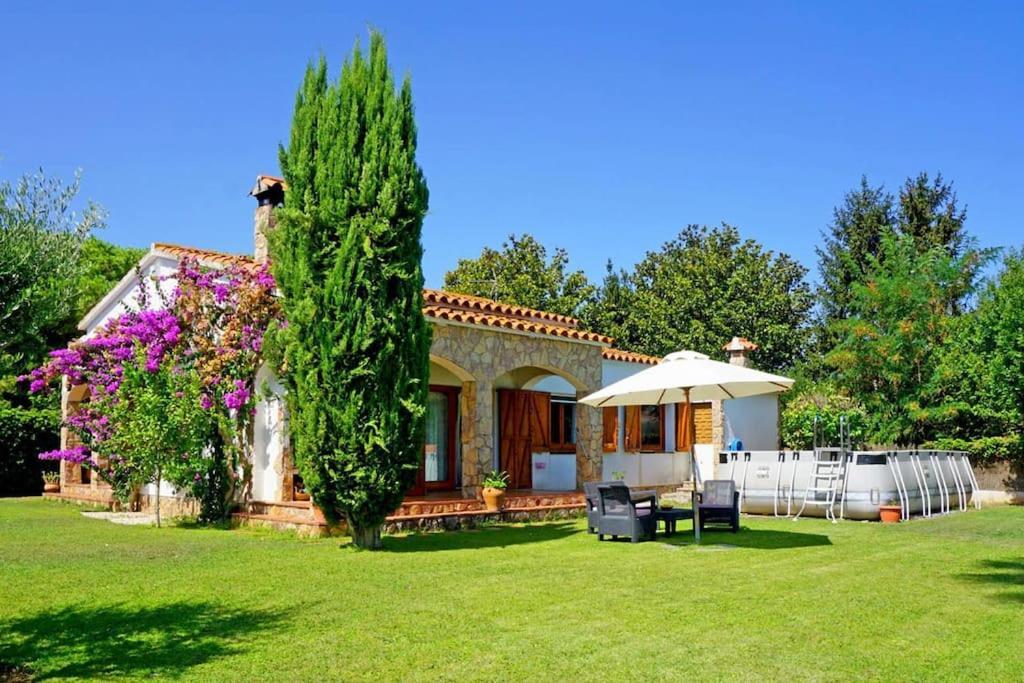 Casa En Con Piscina En La Costa Brava Hébergement de vacances *